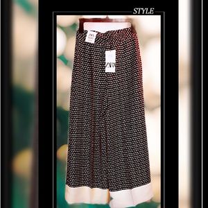 ZARA square Dress Pants. Black and White Print. XS